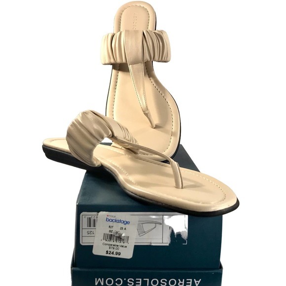 NWT Size 11 Cream Aerosoles Women's Cady Slip On Flats Thong Sandals - Picture 2 of 6